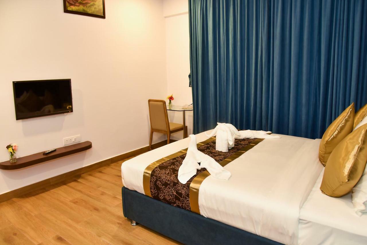 Silver Oak Hotel Mysore Exterior foto
