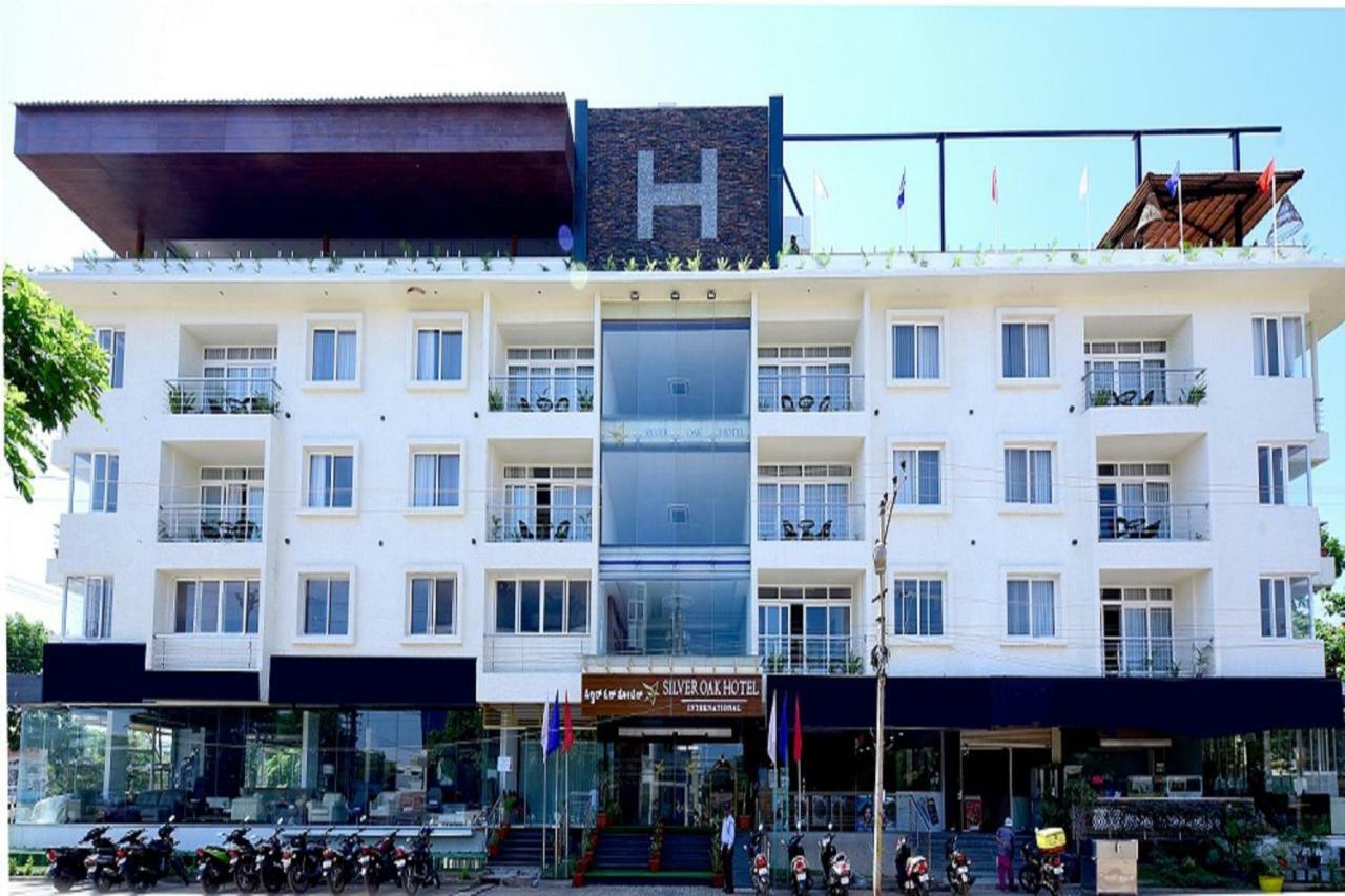 Silver Oak Hotel Mysore Exterior foto